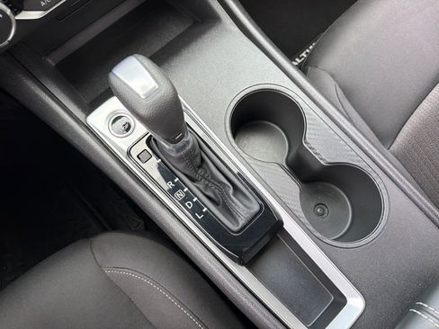 Used 2025 Nissan Altima 2.5 SV image 27