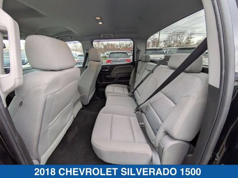 Used 2018 Chevrolet Silverado 1500 Custom w/ Custom Value Package AWD/4WD image 28