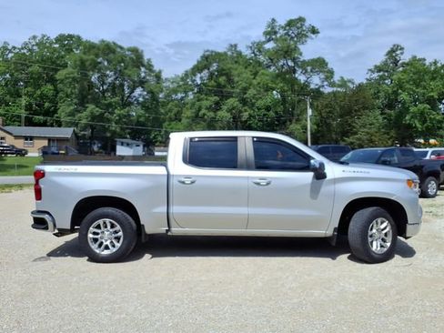 Used 2022 Chevrolet Silverado 1500 LT w/ Protection Package AWD/4WD image 4