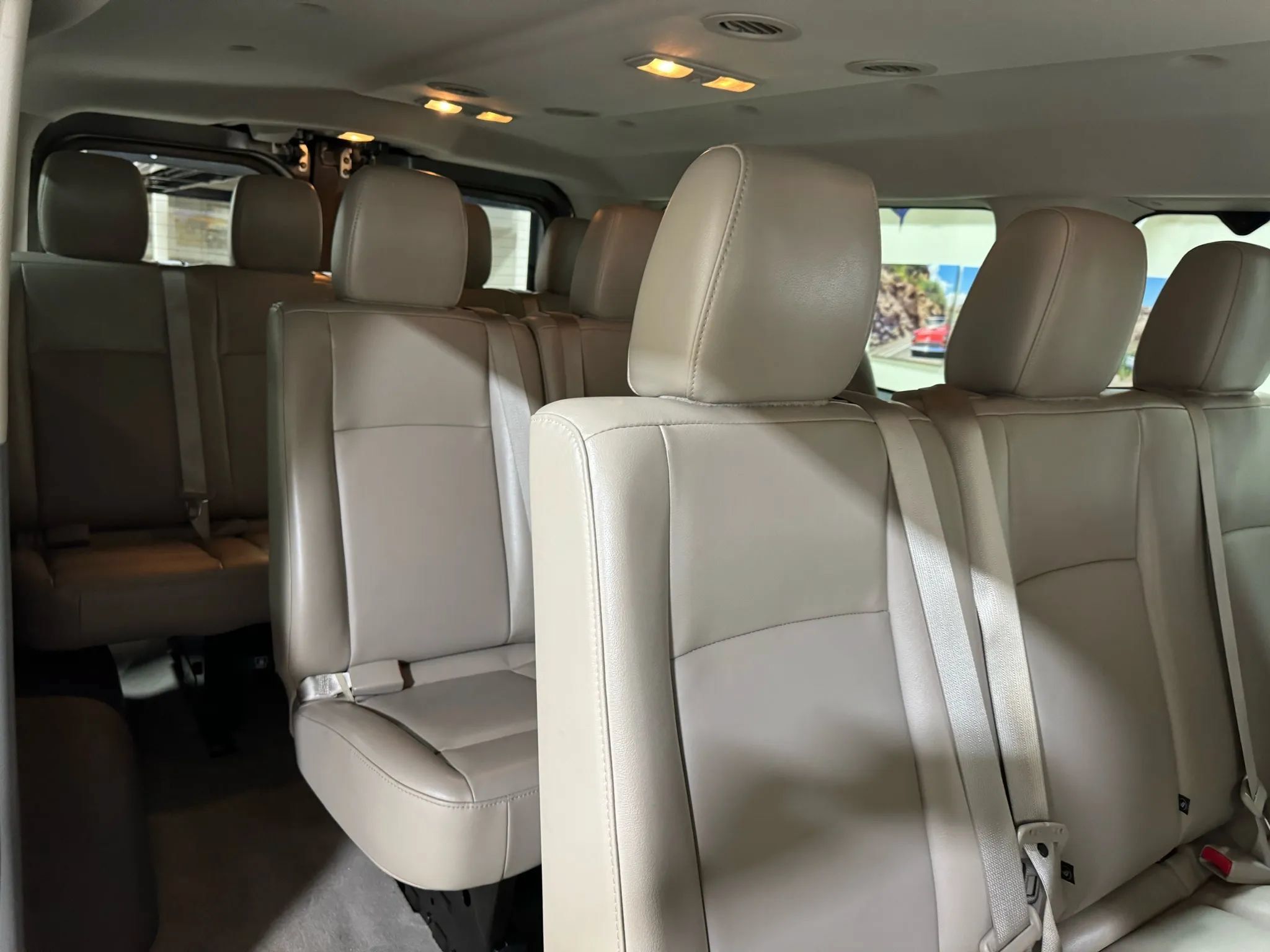 Used 2018 Nissan NV 3500 SL RWD image 33