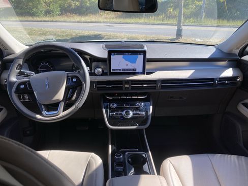 Used 2022 Lincoln Corsair AWD w/ Equipment Group 101A image 8