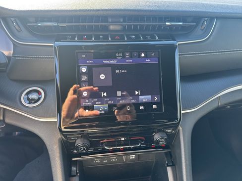 Certified 2024 Jeep Grand Cherokee L Laredo image 20