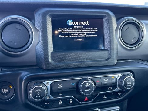 Used 2022 Jeep Wrangler Sport image 22