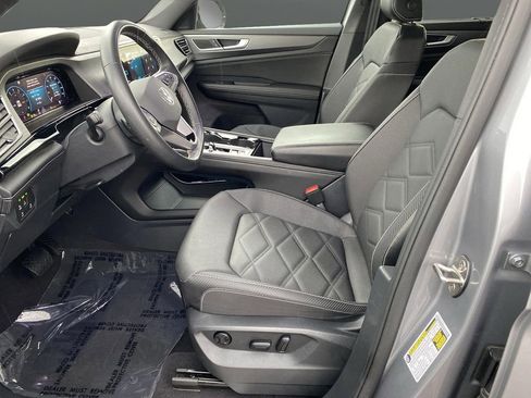 Certified 2024 Volkswagen Atlas Cross Sport SE image 4