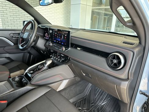 Certified 2025 Chevrolet Colorado Z71 w/ Technology Package AWD/4WD image 29