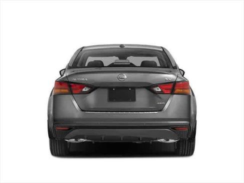 Used 2024 Nissan Altima 2.5 SV w/ SV Premium Package FWD image 5