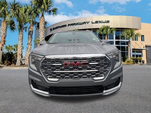 Used 2024 GMC Terrain Denali w/ Denali Premium Package AWD/4WD image 10