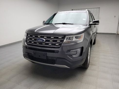 Used 2017 Ford Explorer XLT w/ Equipment Group 202A AWD/4WD image 15