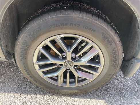 Used 2025 Nissan Rogue S image 20