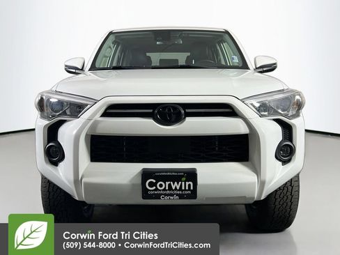 Used 2023 Toyota 4Runner SR5 Premium w/ Moonroof Package AWD/4WD image 4