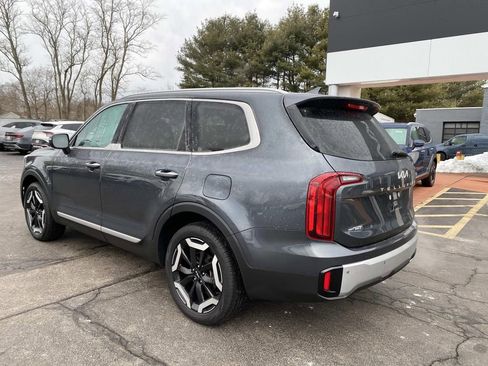 Used 2024 Kia Telluride S w/ S Sunroof Package image 3