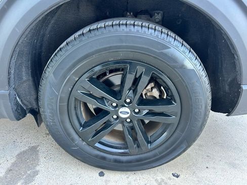 Used 2024 Ford Explorer XLT w/ Equipment Group 202A image 18