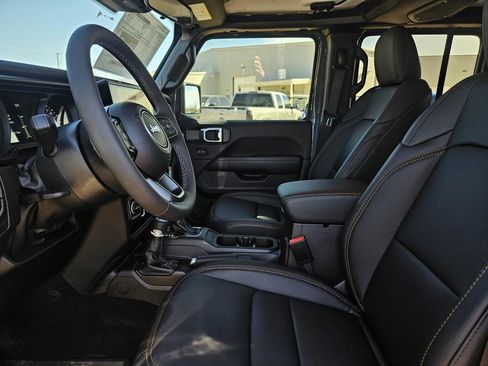 New 2025 Jeep Gladiator Mojave AWD/4WD image 12