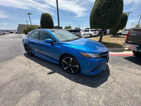 Used 2018 Toyota Camry XSE FWD image 7