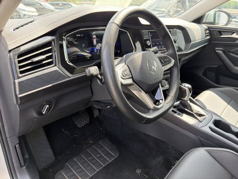 Certified 2024 Volkswagen Jetta SE FWD image 17