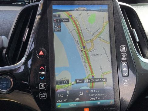 Used 2017 Toyota Prius Prime Advanced FWD image 17