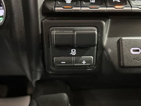 Used 2023 GMC Sierra 2500 Denali w/ Denali Ultimate Package AWD/4WD image 33