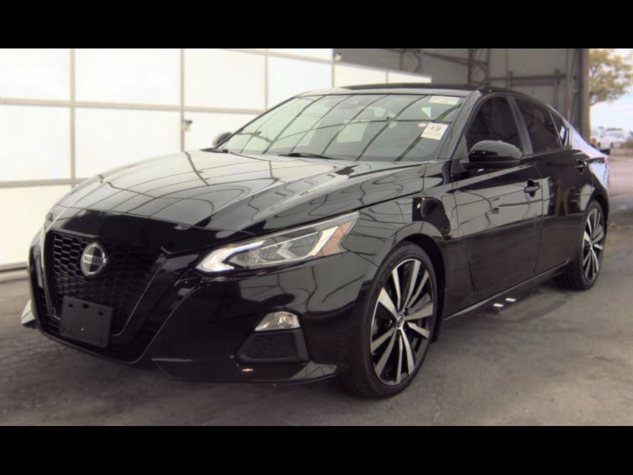 Used 2022 Nissan Altima 2.5 SR FWD image 1
