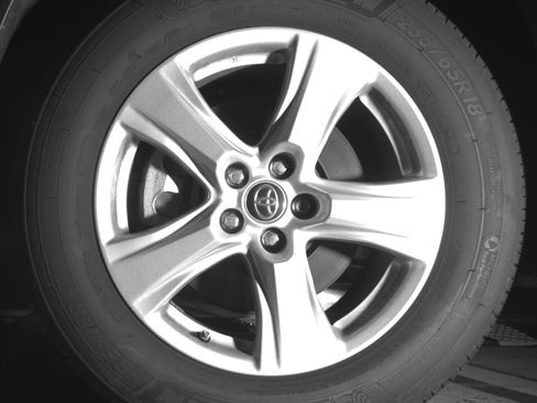 Used 2025 Toyota Highlander LE image 12