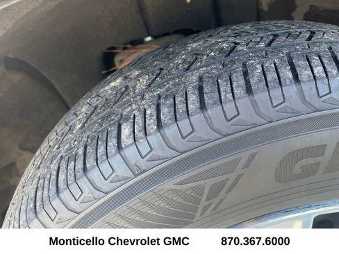 Used 2015 GMC Sierra 1500 SLE w/ SLE Value Package image 33