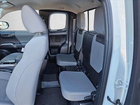 Used 2018 Toyota Tacoma SR5 image 20