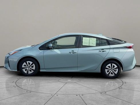 Certified 2018 Toyota Prius Three FWD image 3