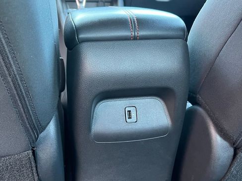 Used 2025 Nissan Sentra SR FWD image 12