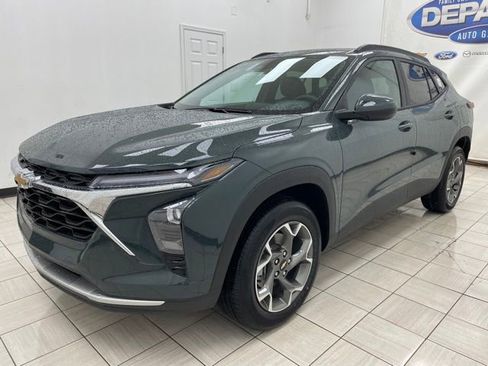 New 2026 Chevrolet Trax LT w/ Driver Confidence Package FWD image 16