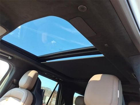 Used 2025 Lincoln Navigator Black Label image 19