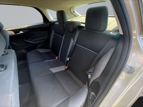 Used 2014 Ford Focus SE FWD image 17