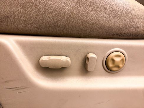 Used 2007 Chevrolet Avalanche LT w/ LT Preferred Equipment Group image 16