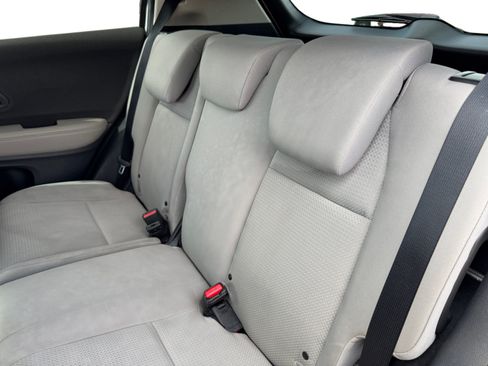Used 2020 Honda HR-V LX image 16