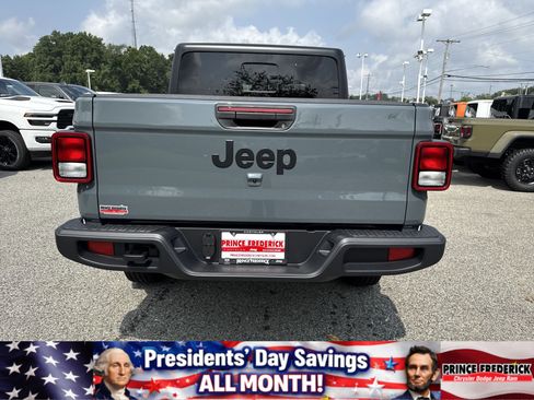 New 2025 Jeep Gladiator Sport image 4