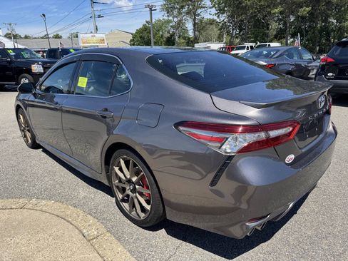 Used 2018 Toyota Camry XSE FWD image 7