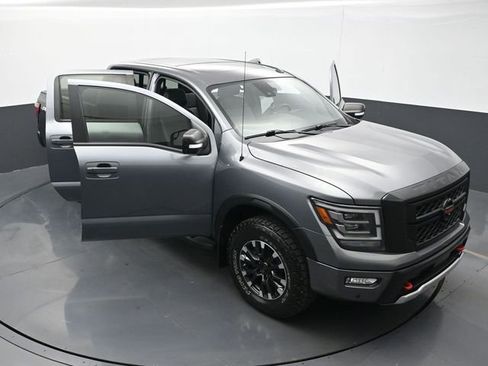 Used 2021 Nissan Titan PRO-4X w/ Pro-4x Convenience Package AWD/4WD image 30