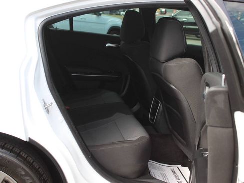 Used 2016 Dodge Charger SXT RWD image 11