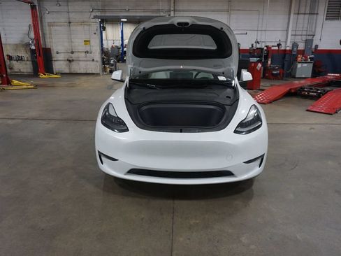 Used 2024 Tesla Model Y Performance AWD/4WD image 20
