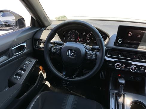 Used 2023 Honda Civic Sport image 11