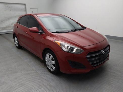 Used 2017 Hyundai Elantra GT image 13