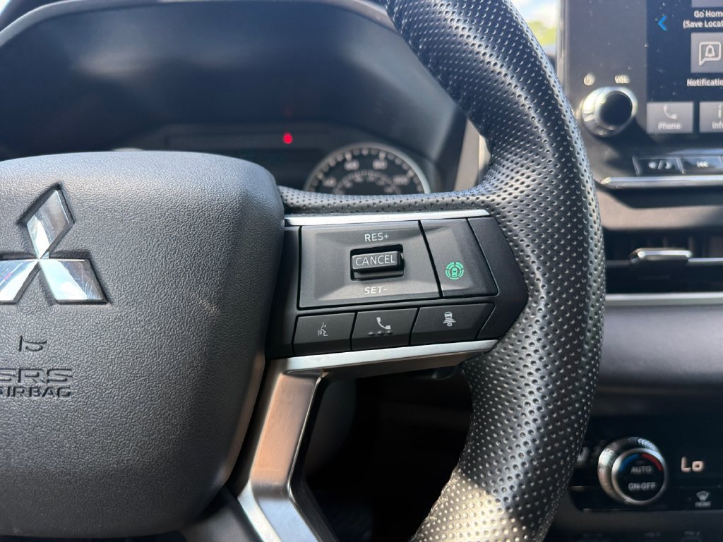 Used 2024 Mitsubishi Outlander SE FWD image 23