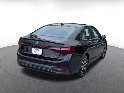 Used 2025 Volkswagen Jetta SE image 14