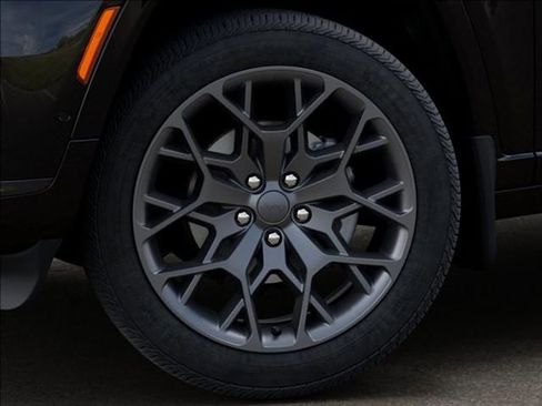 New 2025 Jeep Grand Cherokee L Summit AWD/4WD image 8