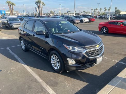 Used 2021 Chevrolet Equinox LS w/ LS Convenience Package image 3