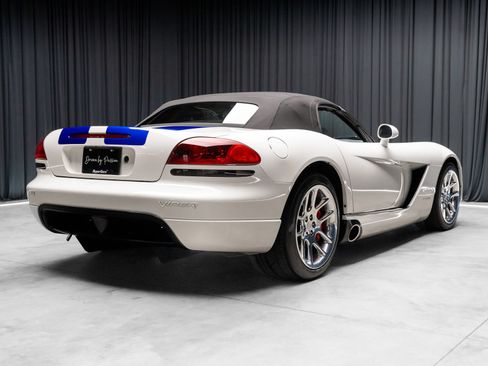 Used 2005 Dodge Viper SRT-10 RWD image 48