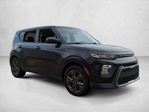 Used 2021 Kia Soul S image 3
