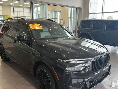 Used 2024 BMW X7 xDrive40i w/ M Sport Package AWD/4WD image 30