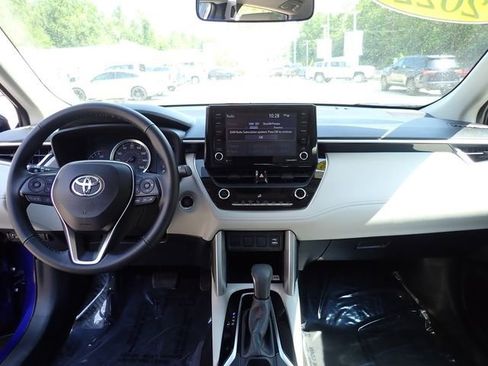 Certified 2022 Toyota Corolla Cross LE AWD/4WD image 19