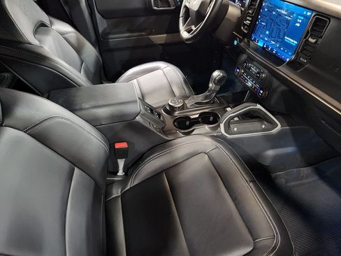 Used 2021 Ford Bronco First Edition AWD/4WD image 41