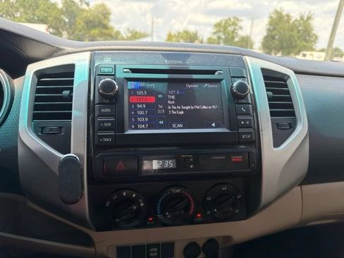 Used 2013 Toyota Tacoma PreRunner w/ SR5 Pkg RWD image 21