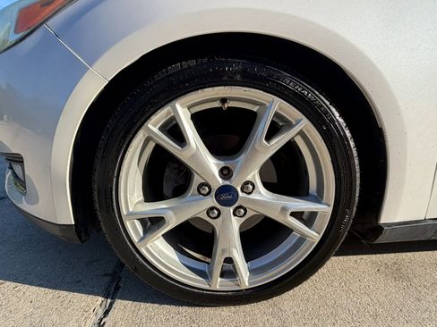 Used 2015 Ford Focus Titanium FWD image 41